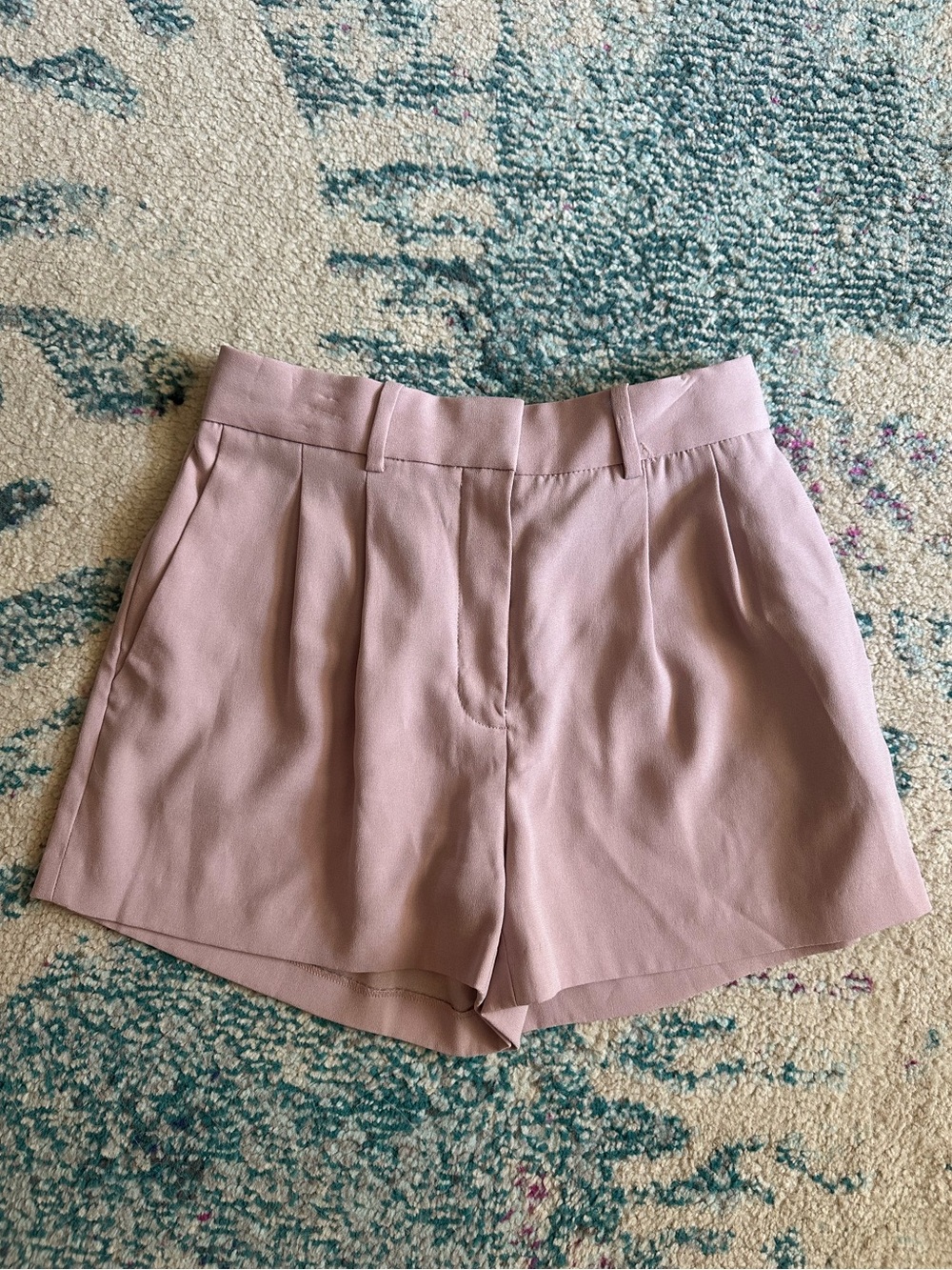 Aritzia Babaton Dusty Light Pink Pleated Mini Short size 2 - Picture 2 of 7